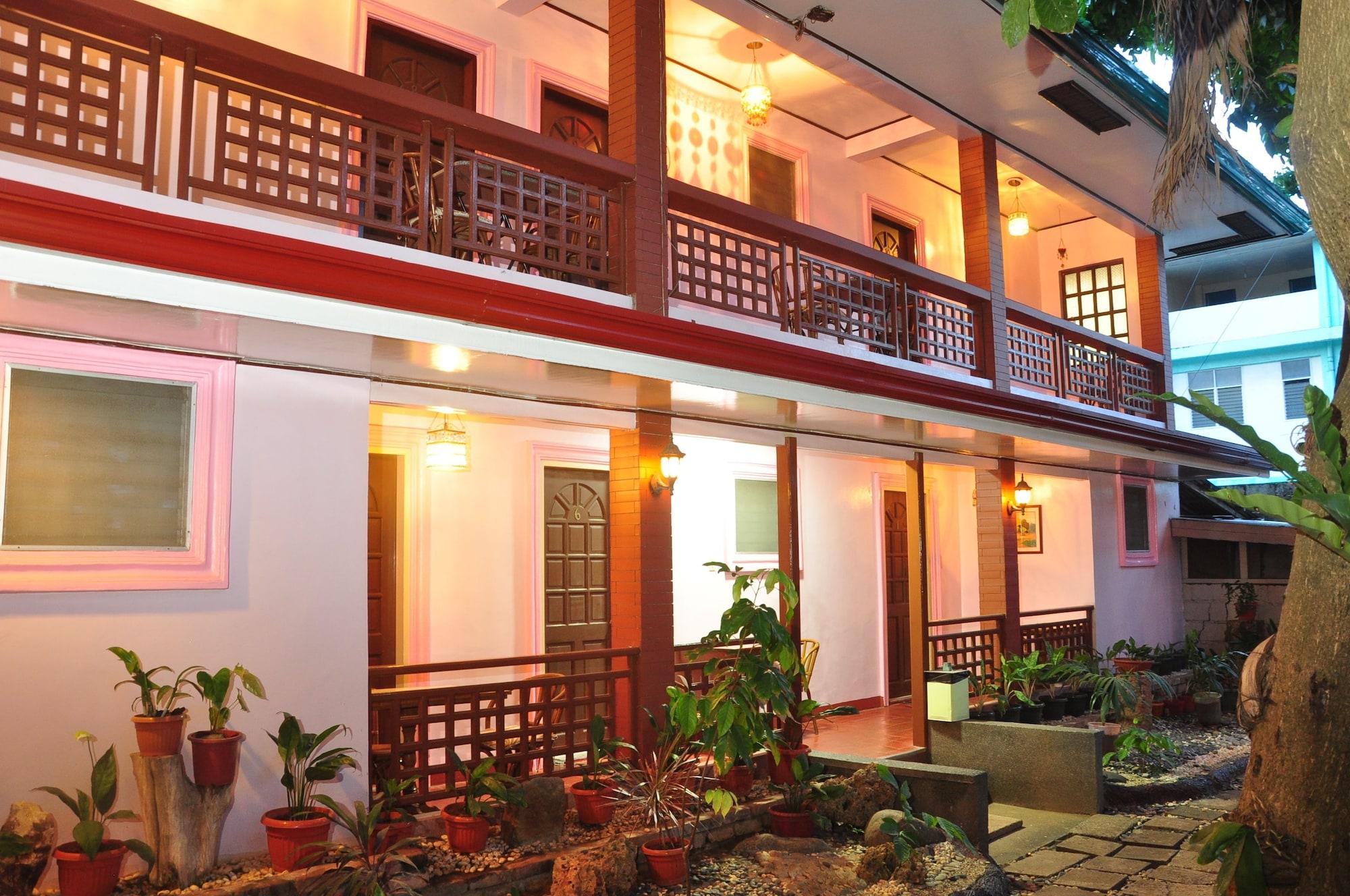 Lola Itang Pension House Tiniguiban Buitenkant foto