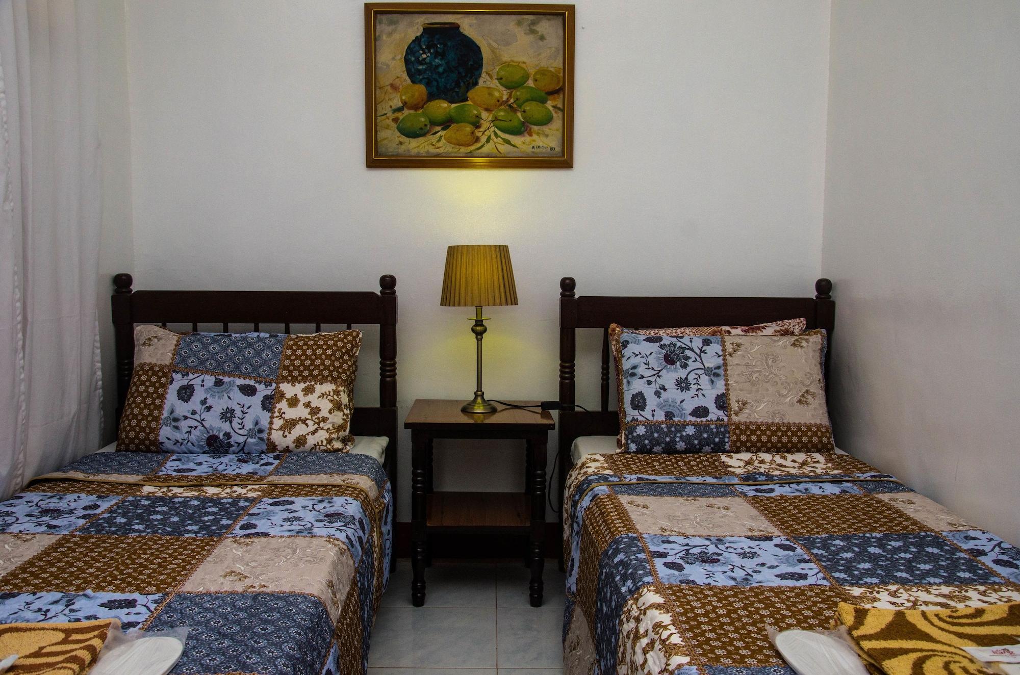Lola Itang Pension House Tiniguiban Buitenkant foto