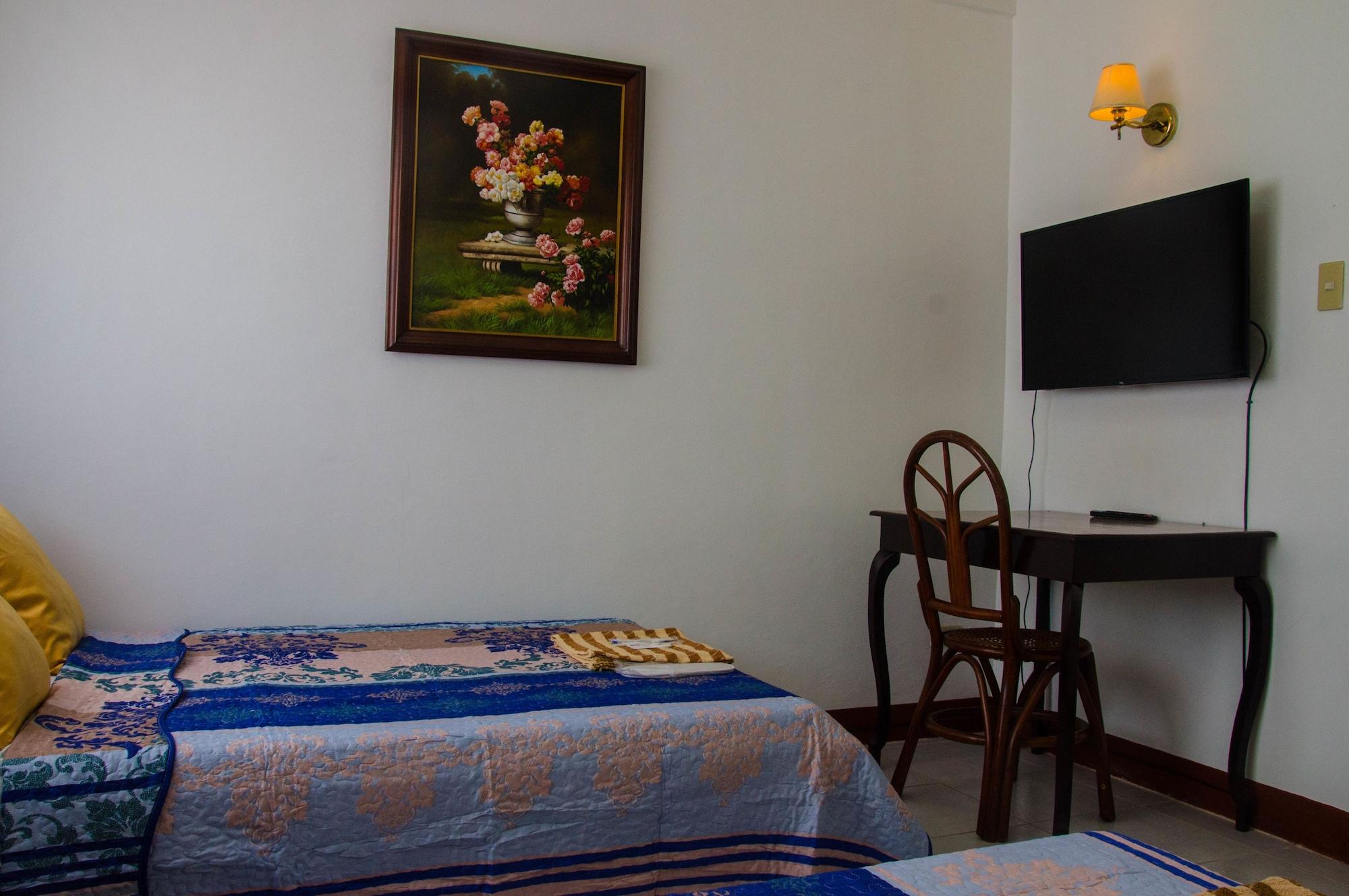 Lola Itang Pension House Tiniguiban Buitenkant foto