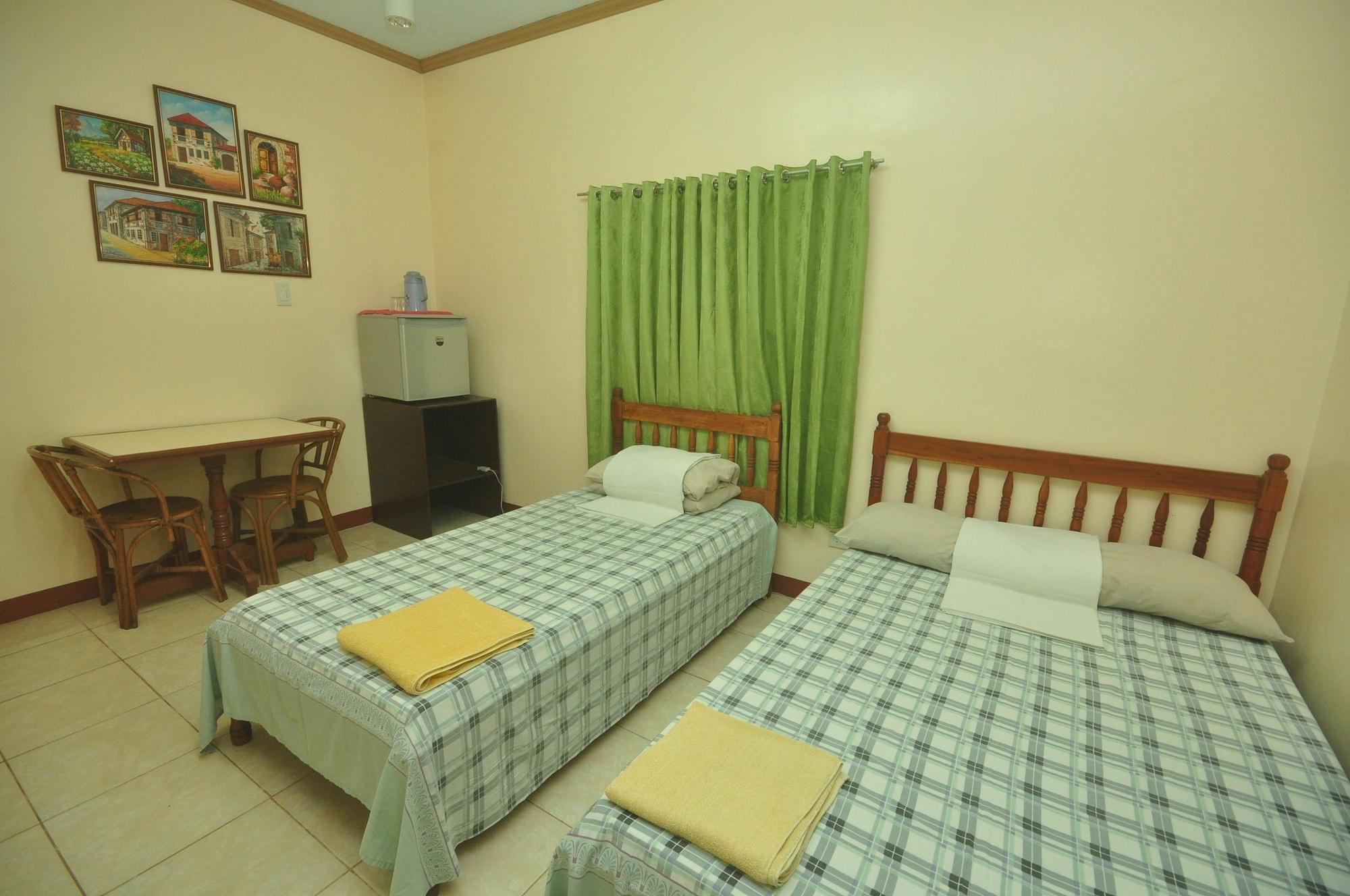 Lola Itang Pension House Tiniguiban Buitenkant foto