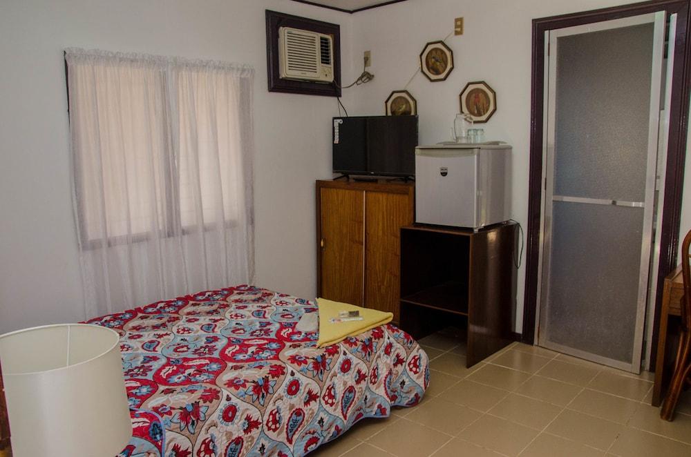 Lola Itang Pension House Tiniguiban Buitenkant foto