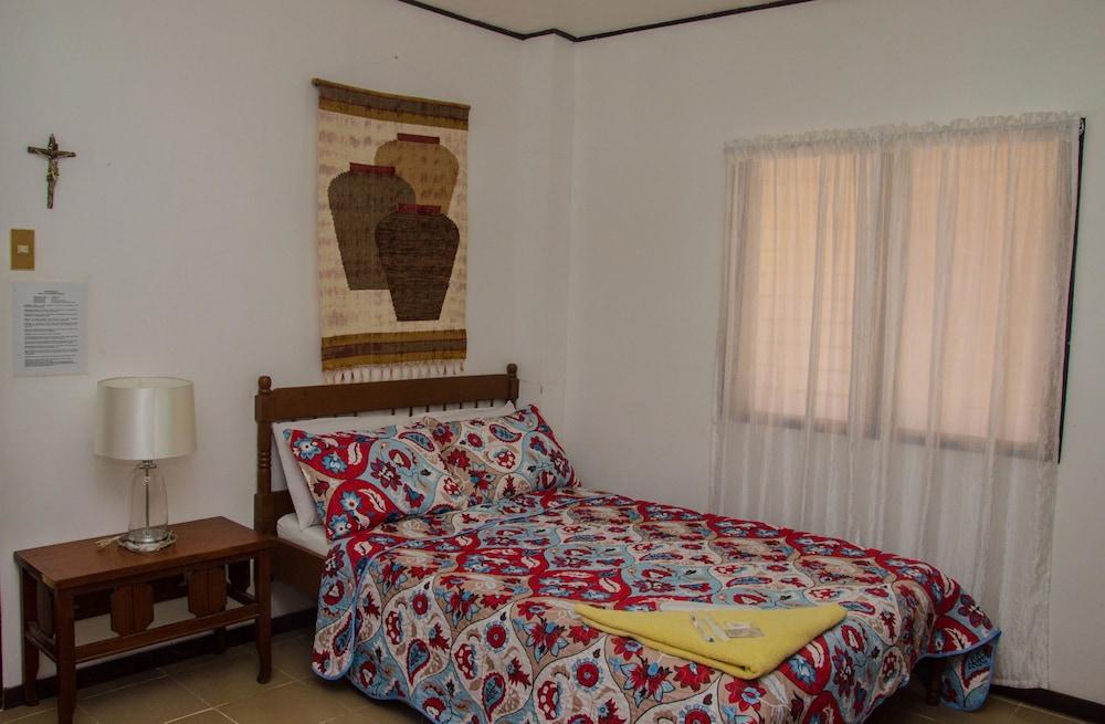 Lola Itang Pension House Tiniguiban Buitenkant foto