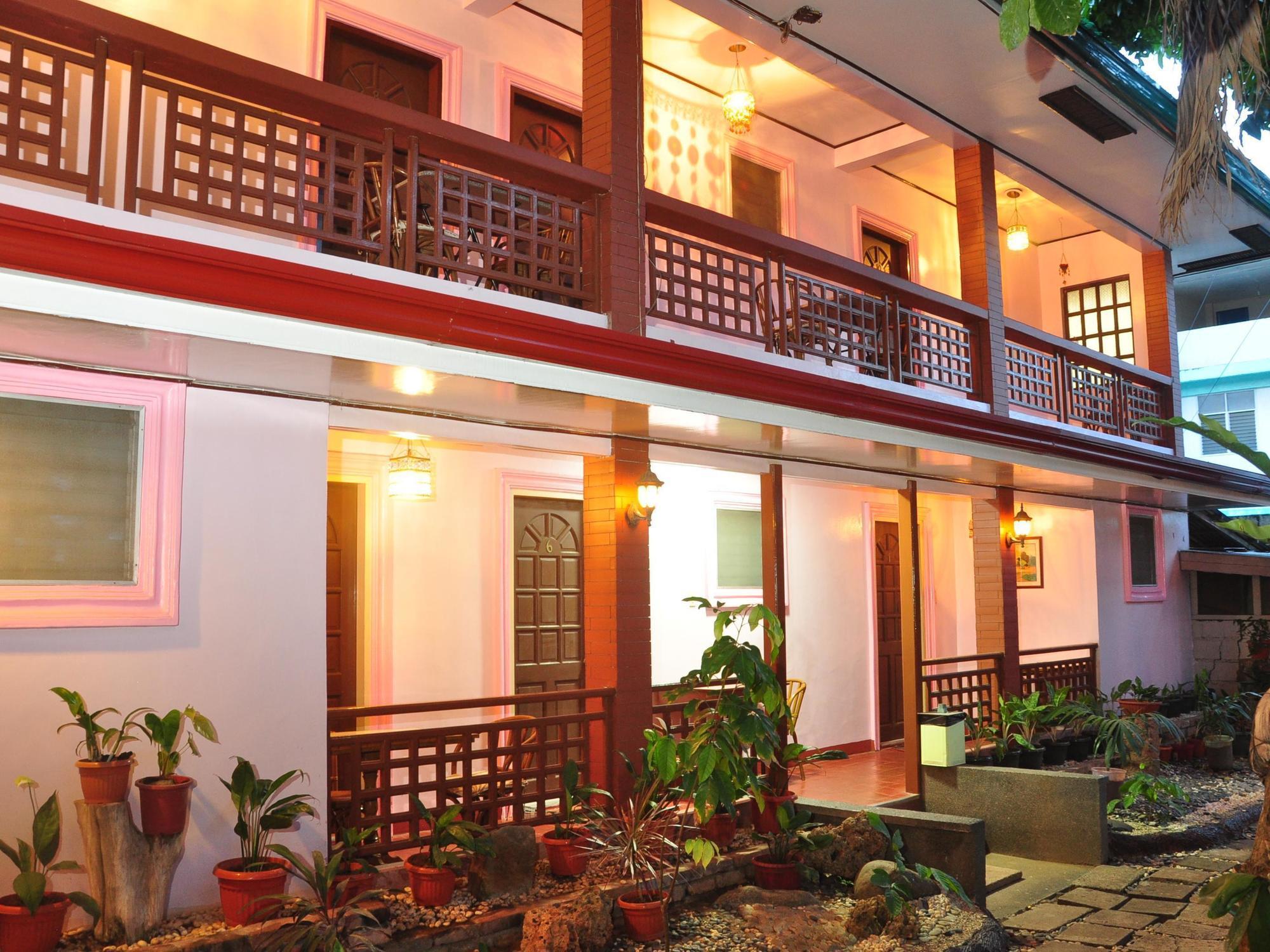 Lola Itang Pension House Tiniguiban Buitenkant foto