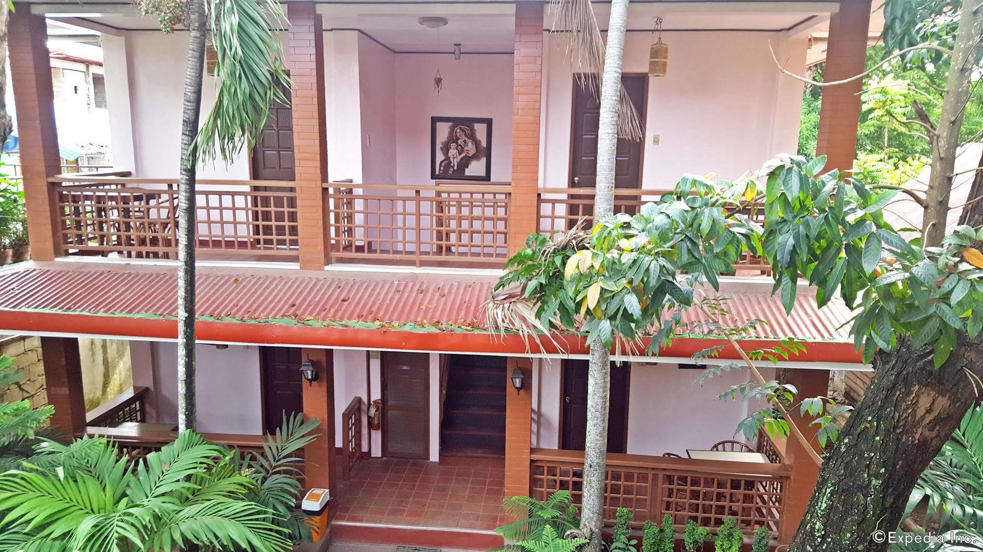 Lola Itang Pension House Tiniguiban Buitenkant foto