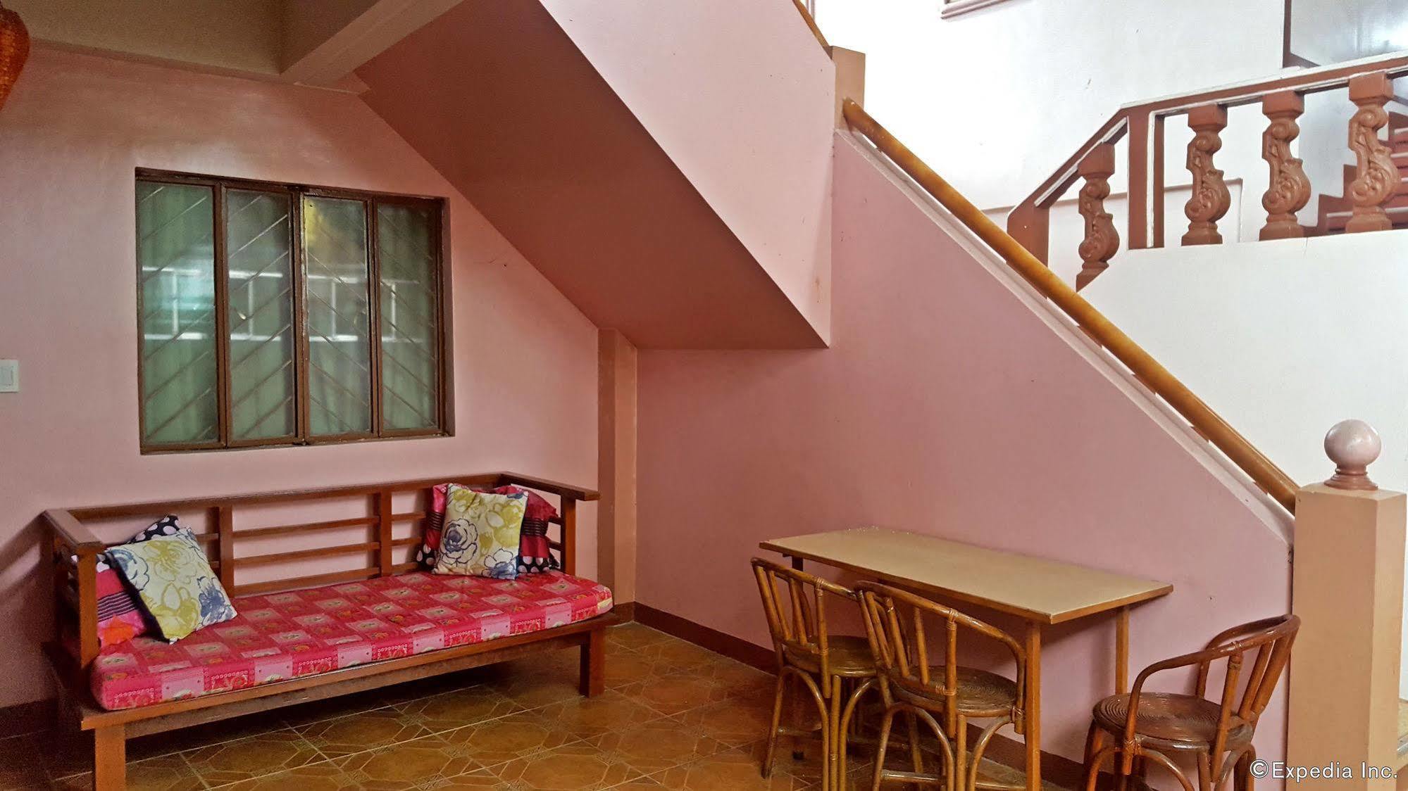 Lola Itang Pension House Tiniguiban Buitenkant foto