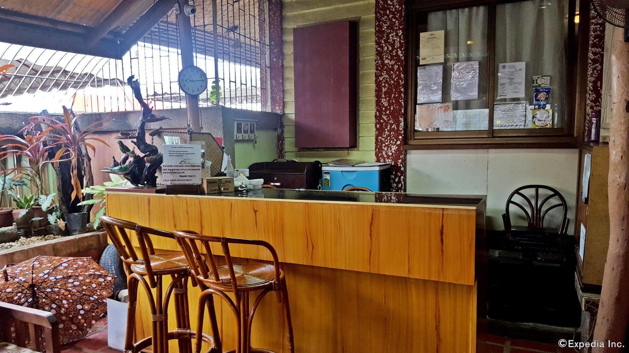 Lola Itang Pension House Tiniguiban Buitenkant foto