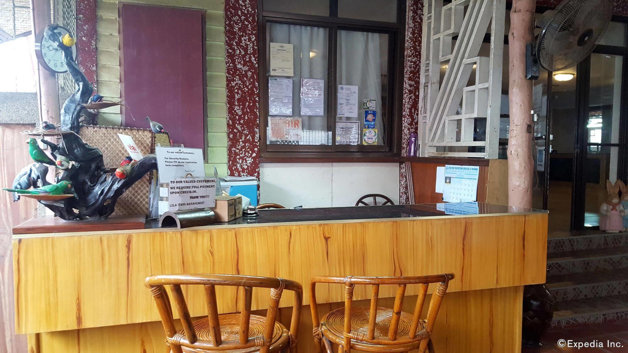 Lola Itang Pension House Tiniguiban Buitenkant foto