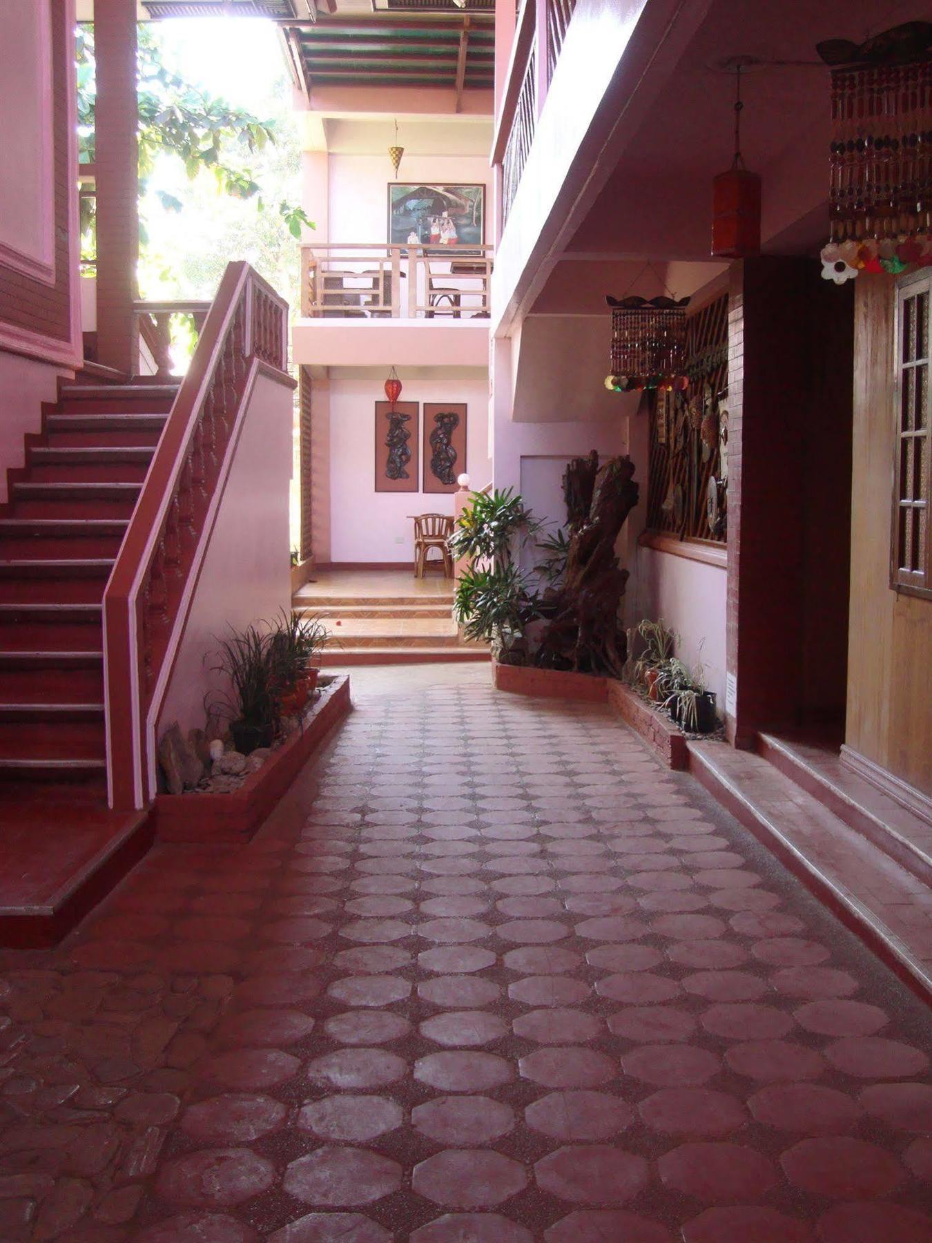 Lola Itang Pension House Tiniguiban Buitenkant foto