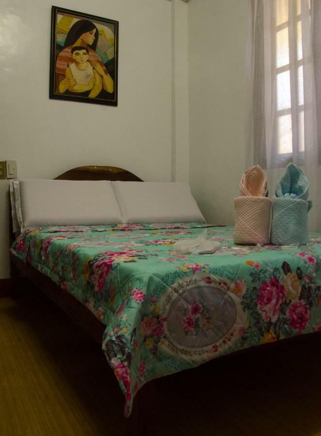 Lola Itang Pension House Tiniguiban Buitenkant foto