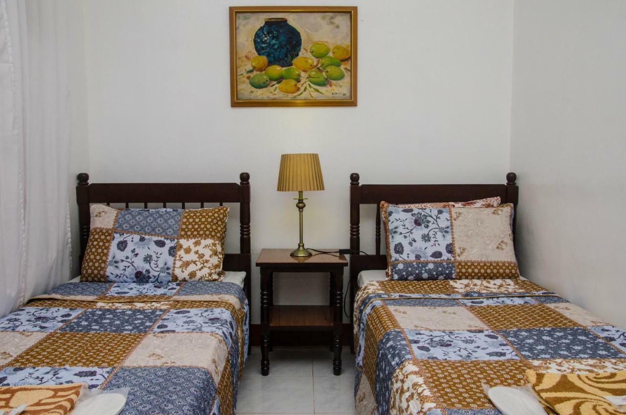 Lola Itang Pension House Tiniguiban Buitenkant foto